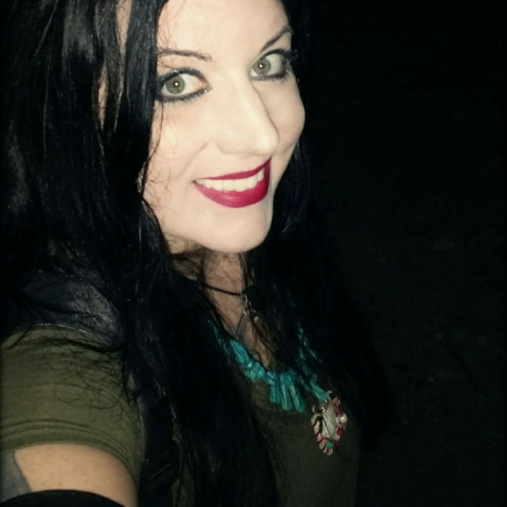 Meet your Posher, Christey 🖤